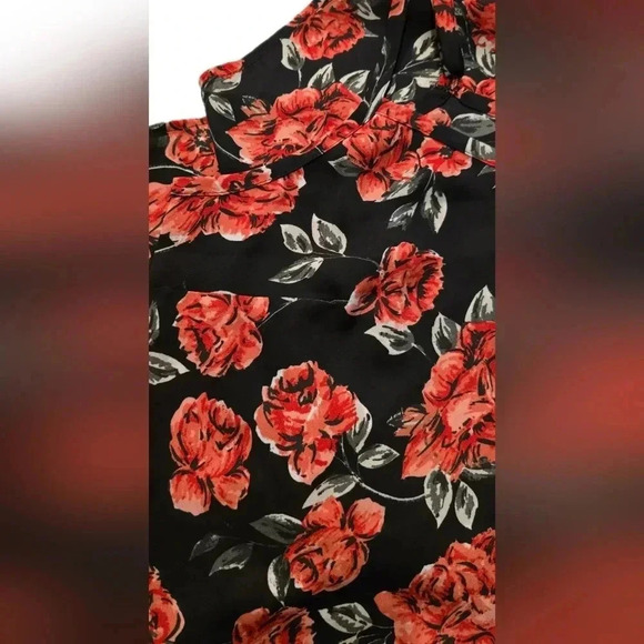 Torrid, Size 0X (L), Black and Red Floral Hi-Low Strappy Tank - Picture 7 of 14